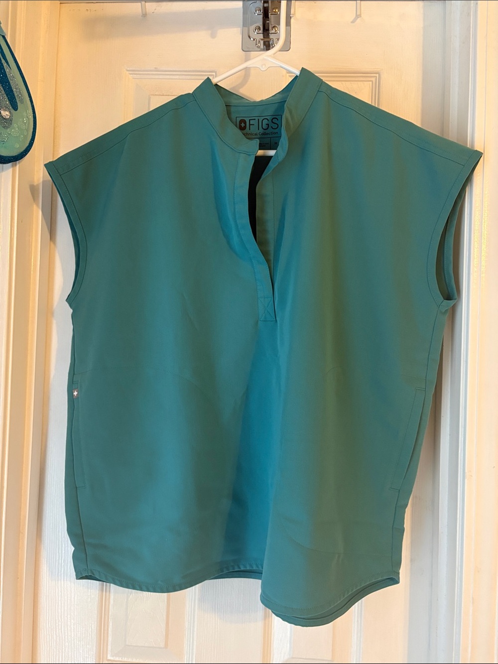 Figs rare find! Limited edition Rafaela top size medium in marine.